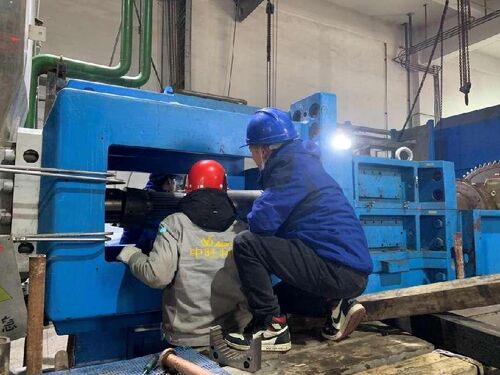 Dernières solutions de l'entreprise Une révision majeure réussie de la boîte de vitesses à extrudeuse à double vis Coperion ZSK320