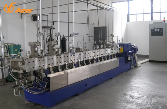 Bon prix Extrudeuse à double vis à contre-rotation de 55 kW avec 3 ouvertures d'aération pour l'industrie alimentaire et pharmaceutique en ligne