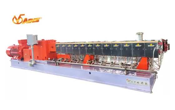 Bon prix Extrudeuse à double vis parallèle en co-rotation pour l'extrusion de plastiques de 20 à 600 kg/h en ligne