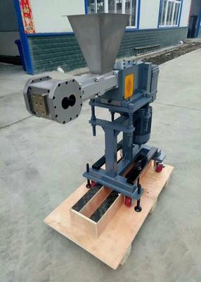 Good price Conducteur de vis vertical de matière plastique, conducteur de vis flexible pour la machine d'extrudeuse en ligne